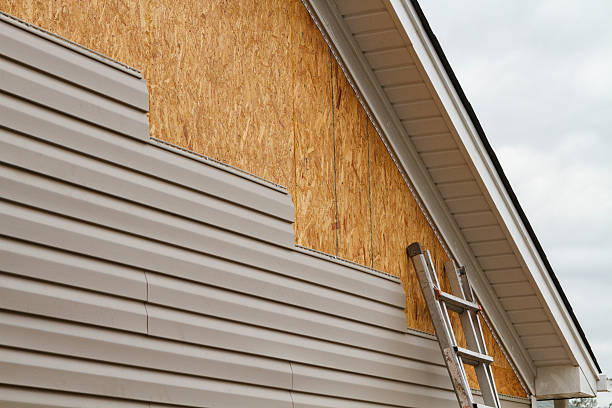 Professional Siding Inspection technician working in Pequea, PA